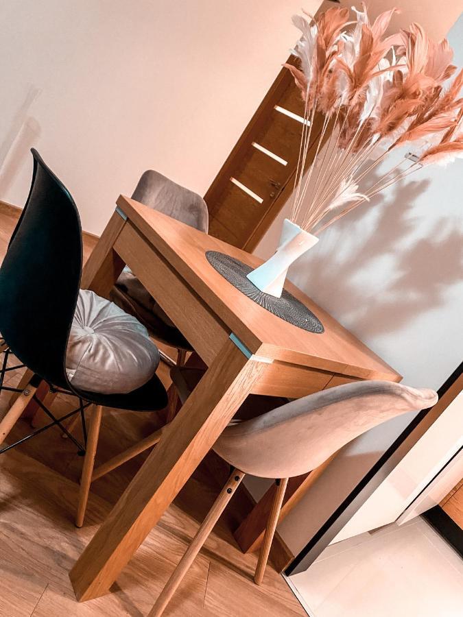 Apartament Solna 80 - Centrum Miasta Z Podziemnym Garazem Kielce Esterno foto
