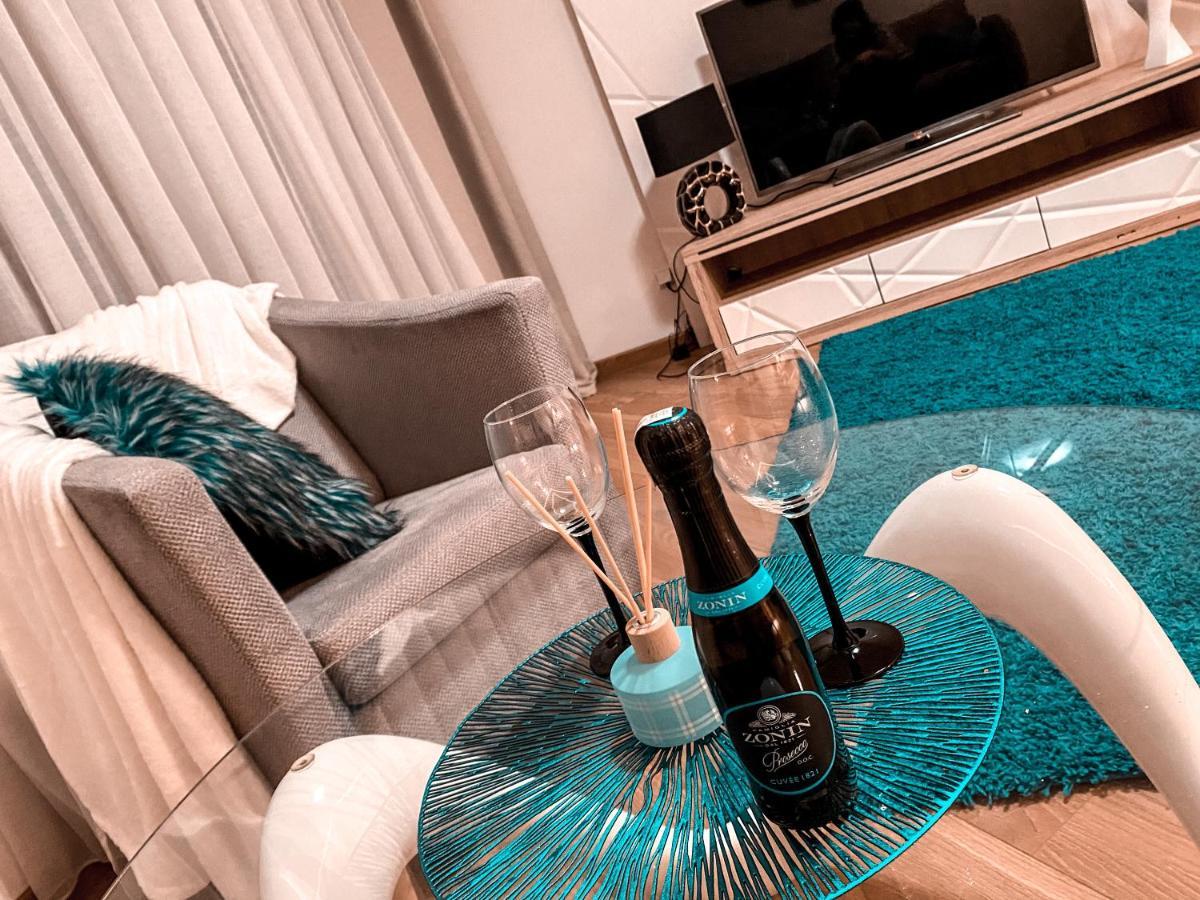 Apartament Solna 80 - Centrum Miasta Z Podziemnym Garazem Kielce Esterno foto