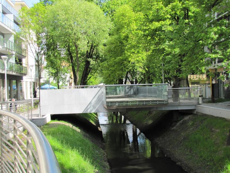 Apartament Solna 80 - Centrum Miasta Z Podziemnym Garazem Kielce Esterno foto